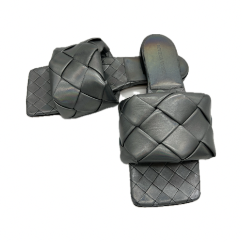 Bottega Veneta Lido Flat Sandal in Oyster Metallic - Size 39 *Brand New*