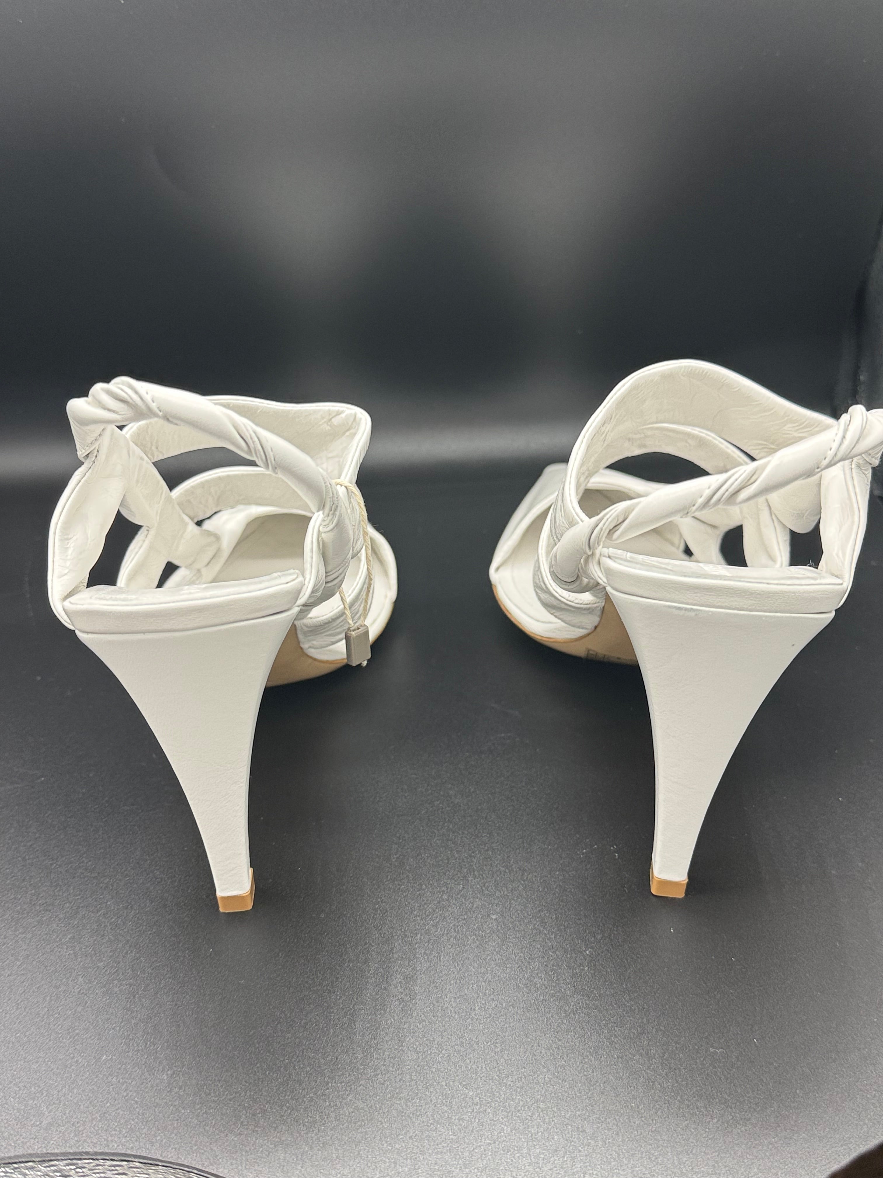 Bottega Veneta The Point Slingback Sandals in White Size 40 - Brand New