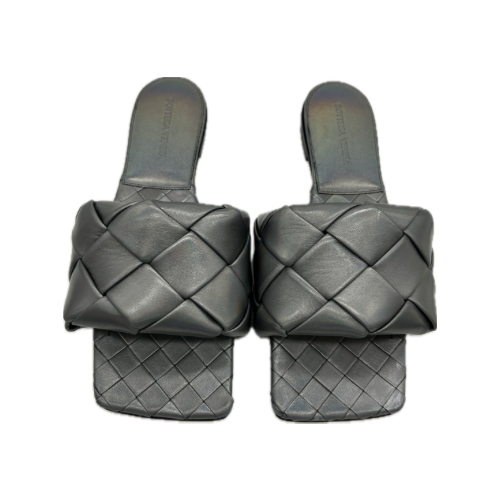 Bottega Veneta Lido Flat Sandal in Oyster Metallic - Size 39 *Brand New*