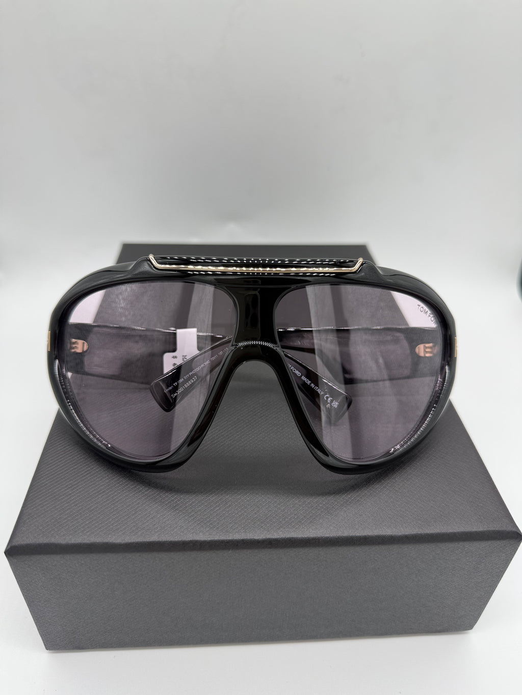 TOM FORD Linden Violet Photochromic Lens Sunglasses (FT1094 01Y) *Brand New*