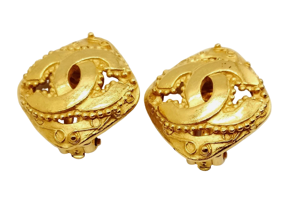 CHANEL CC Logos Rhombus Gold-Plated Clip-On Earrings 96A *Vintage*