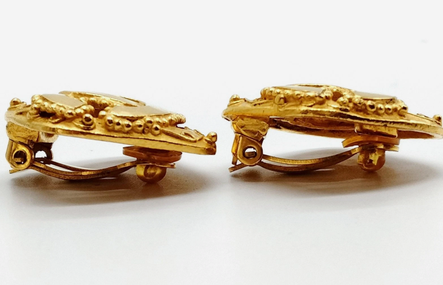 CHANEL CC Logos Rhombus Gold-Plated Clip-On Earrings 96A *Vintage*