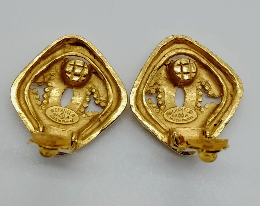 CHANEL CC Logos Rhombus Gold-Plated Clip-On Earrings 96A *Vintage*