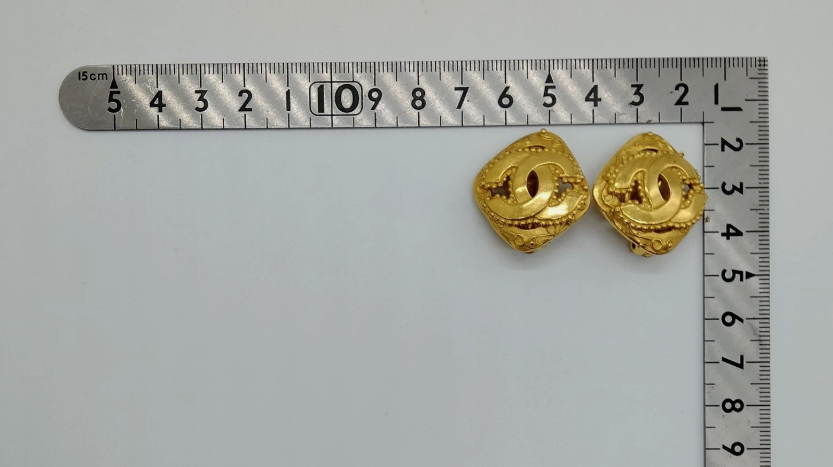 CHANEL CC Logos Rhombus Gold-Plated Clip-On Earrings 96A *Vintage*